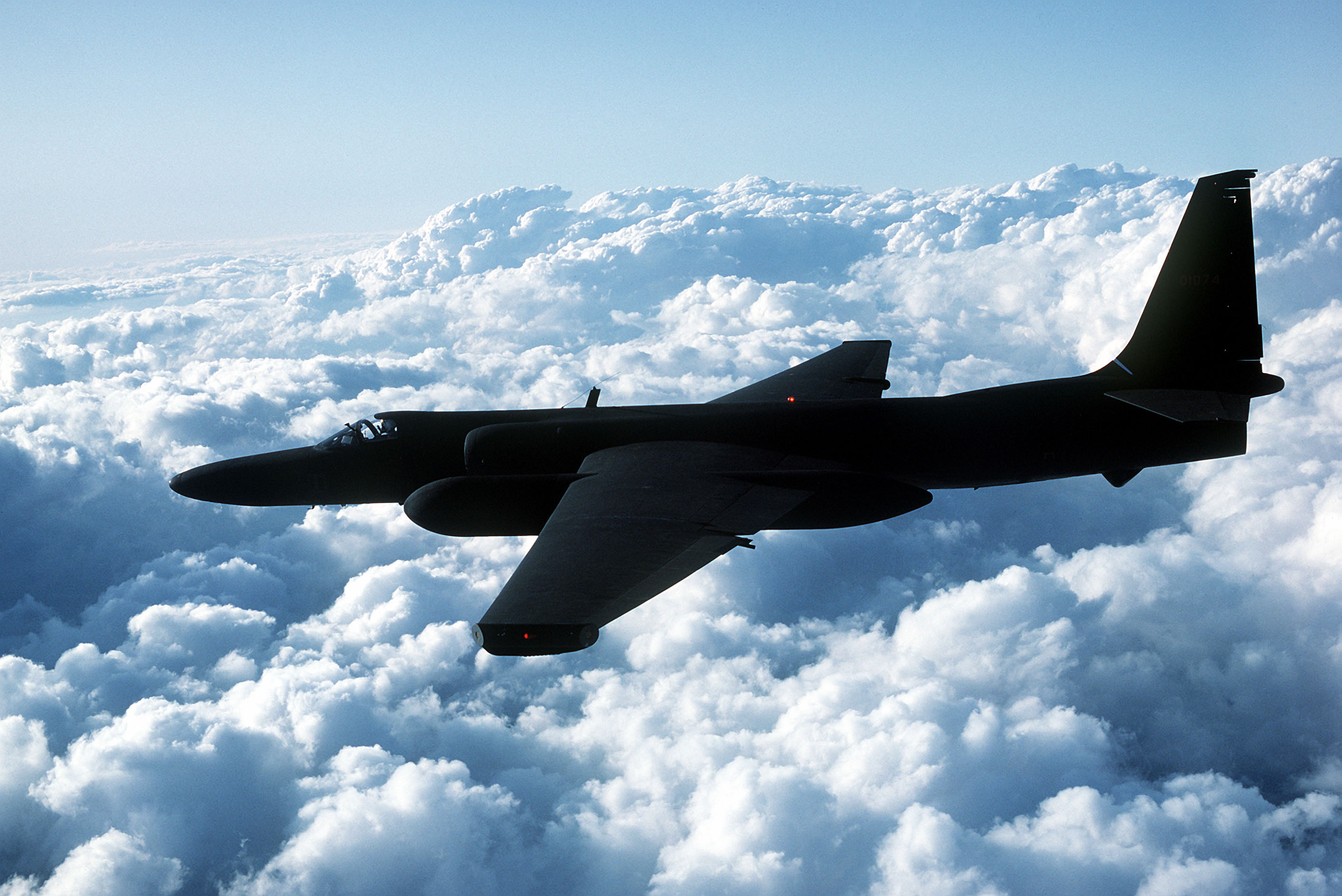Aeronave U-2 em voo, exemplo de programa de reconhecimento classificado