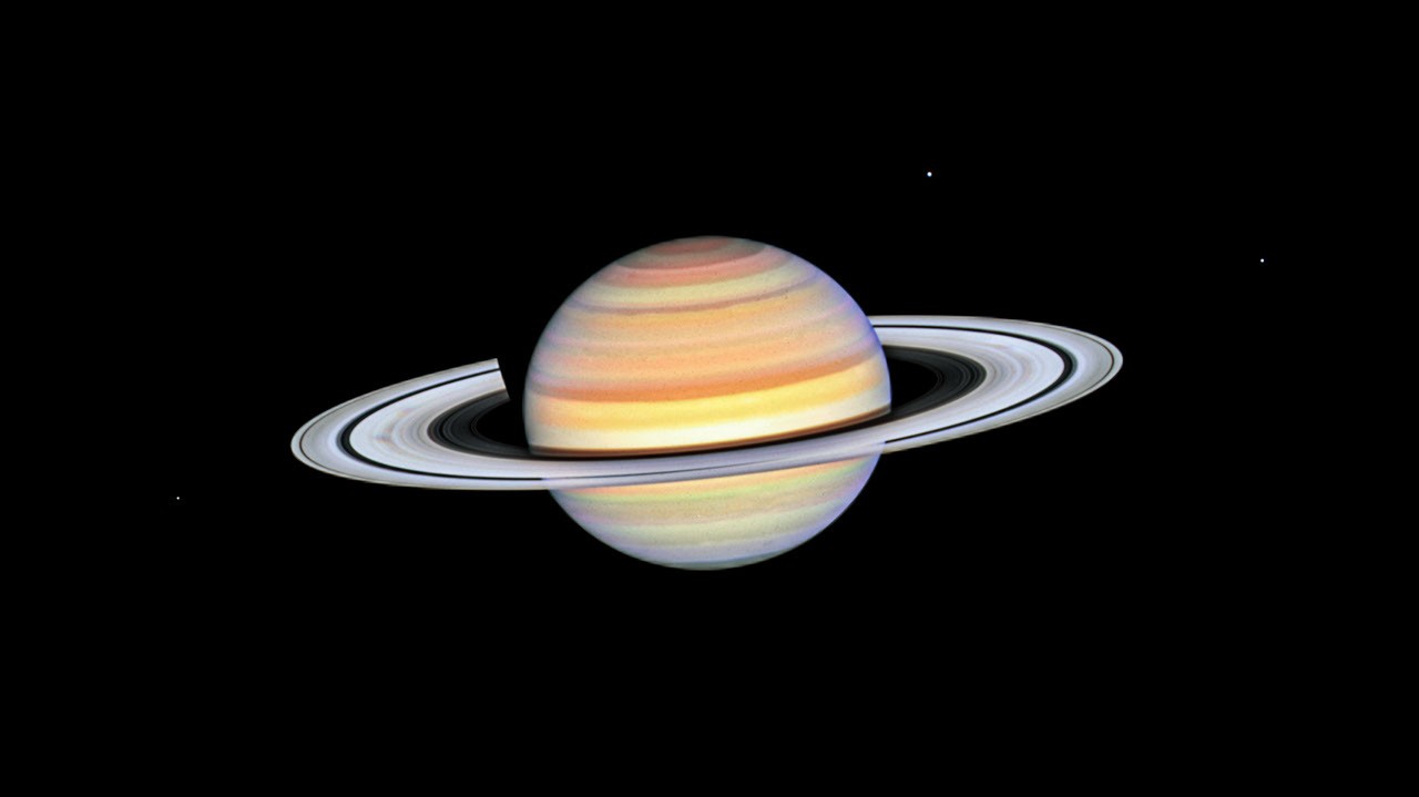 Saturno com spokes nos anéis observado pelo Hubble