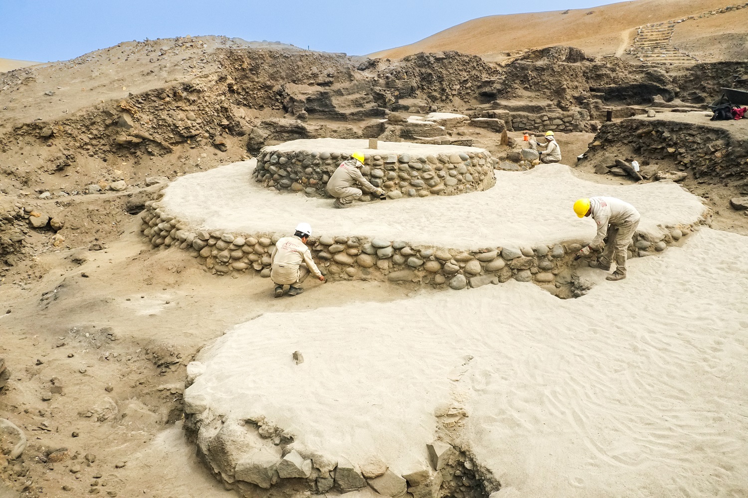 Estrutura arqueologica em Aspero associada a observacao astronomica da Civilizacao Caral