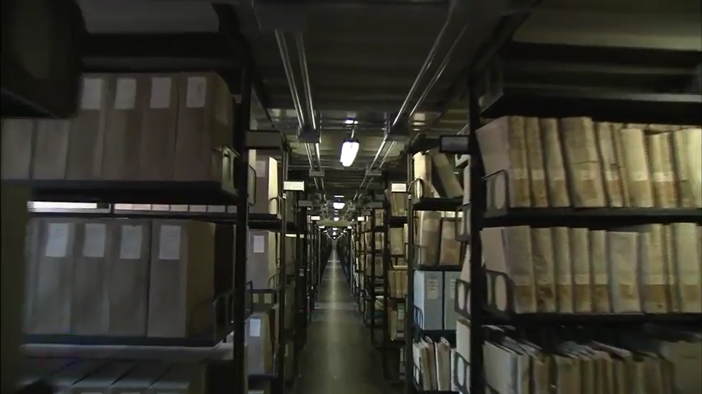 Imagem real/contextual: interior dos antigos Arquivos Secretos Vaticanos, hoje Arquivo Apostólico Vaticano.