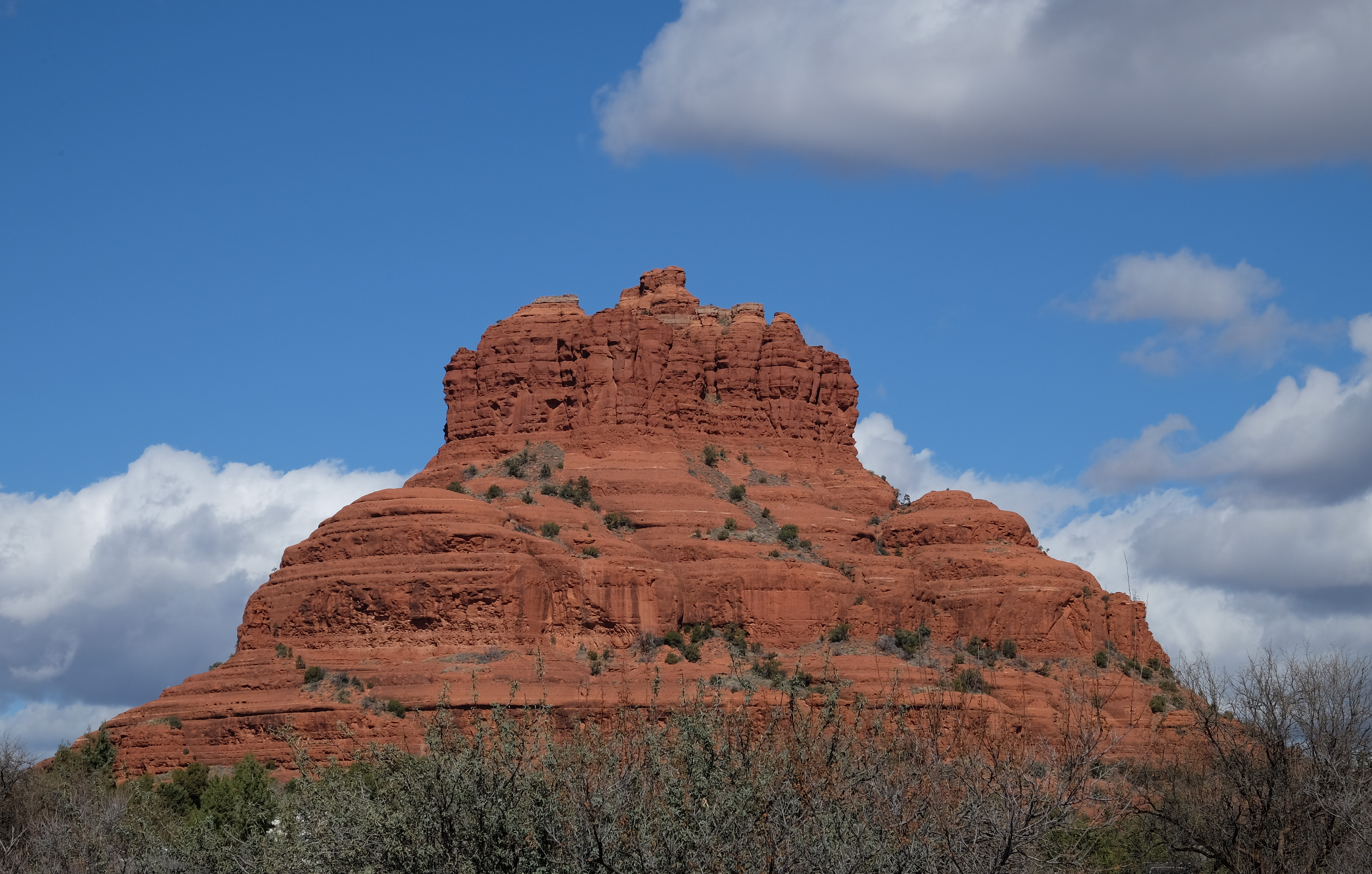 Imagem real/contextual: Bell Rock, outro local frequentemente citado nos roteiros de vórtices de Sedona.